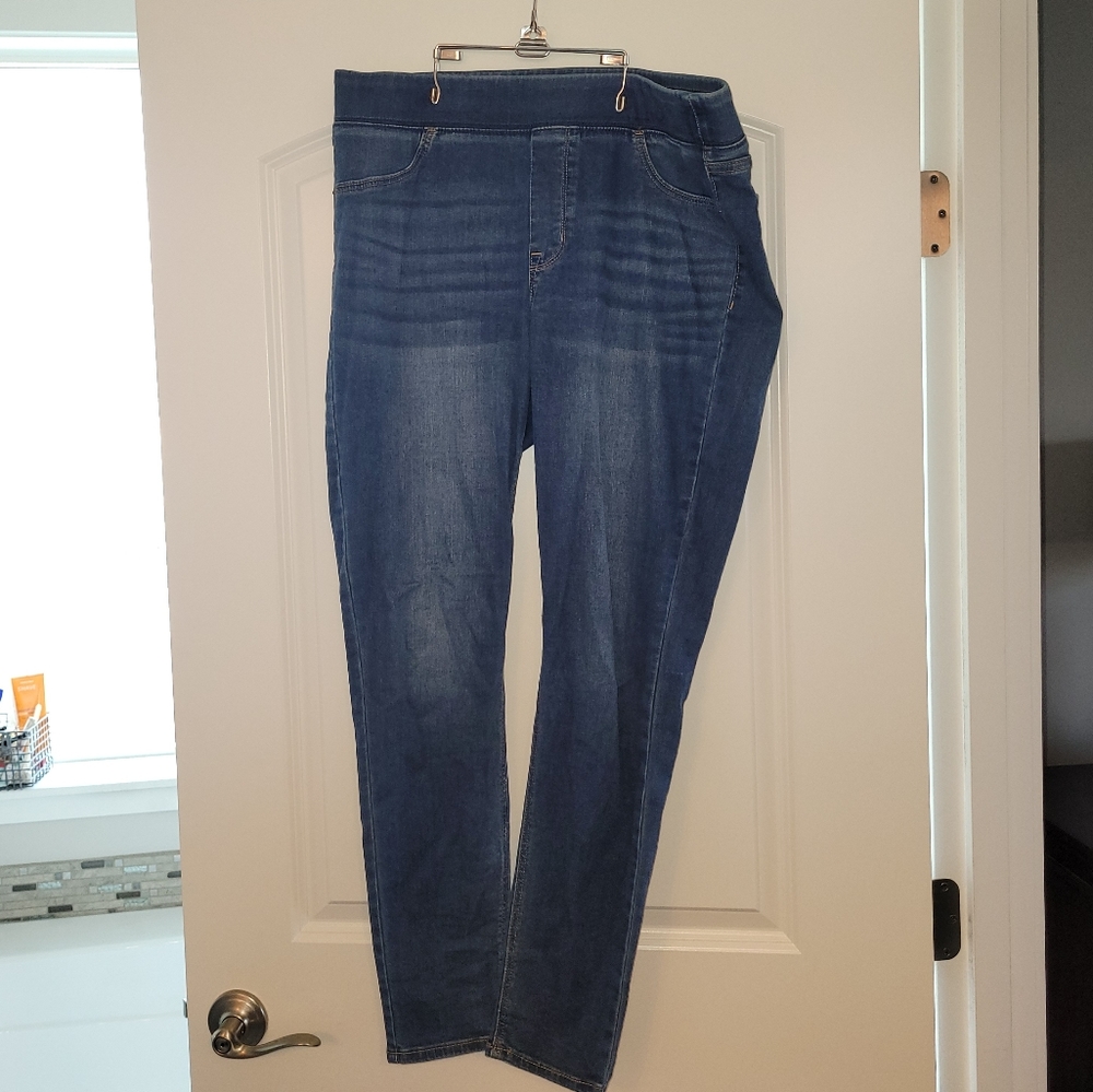 Medium wash denim jeggings